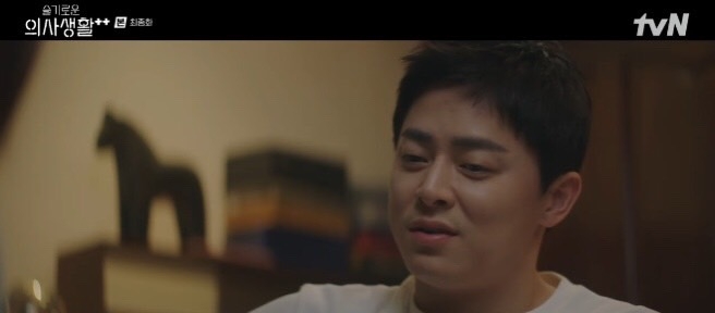 這時李翊晙忽然說道：「但我怎麼覺得..今天是我們最後一次練團？」沒錯..以後就看不到五人幫練團的樣子了