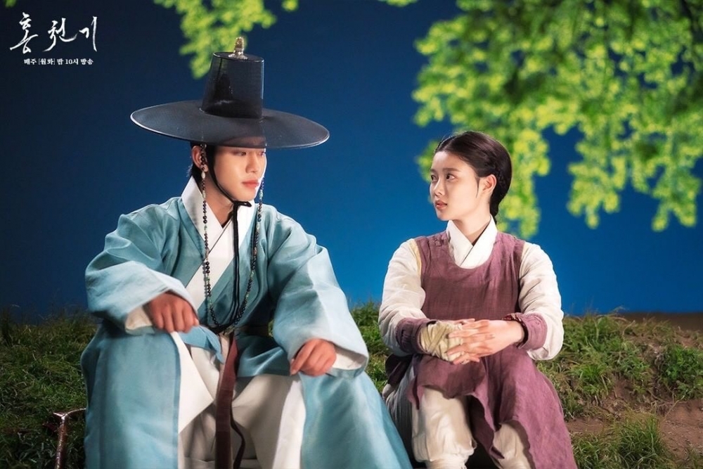 《紅天機》EP.5-EP.6劇情:無論是河藍出的題目,還是紅天機的繪圖動機,兩人都是為了對方,用這種隱喻的方式互相傳遞感情真的超浪漫❤