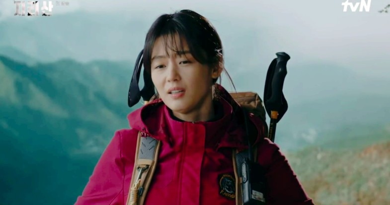 劇情緊湊外也增添了不少神秘氣息，不過也有粉絲認為，全智賢&朱智勛在山上訓練時的背景CG很假