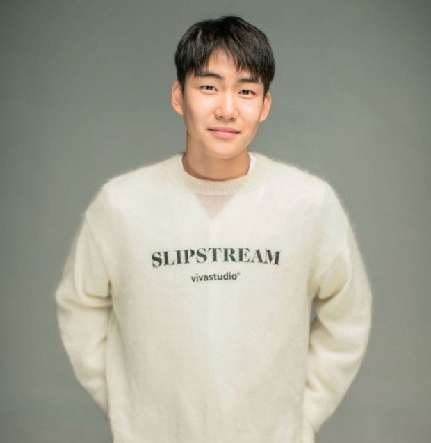 官方提到「陳俊翔是飾演片中的另一個角色」，並不是金宣虎原本要出演的人物