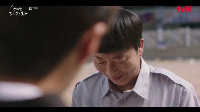 於是洪斗植給了大叔管道聯繫其他專員，不過一直告誡要量力而為