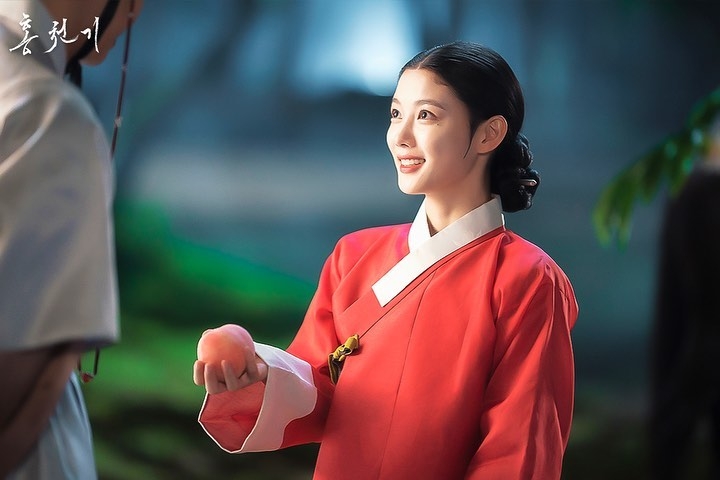 金裕貞、安孝燮、孔明、郭時暘主演SBS《紅天機》大結局創下了開播以來最高紀錄10.4%！