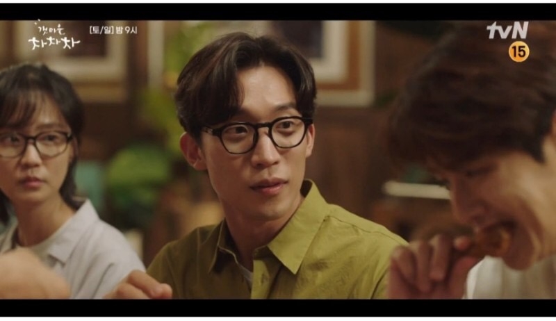 而洪斗植要去節目的慶功宴時，由於池成炫（李相二 飾）被尹惠珍拒絕