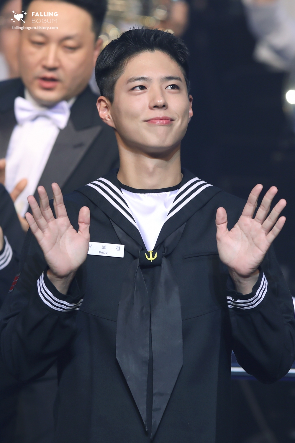 粉絲看到朴寶劍容光煥發的模樣紛紛表示「真不像話為什麼還有六個月ㅠㅠ」