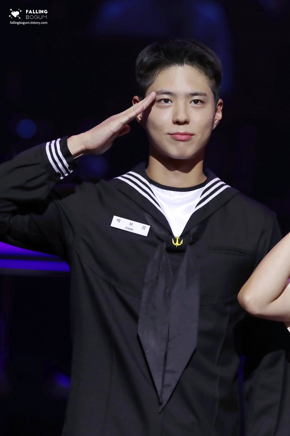 粉絲看到朴寶劍容光煥發的模樣紛紛表示「髮型對他一點都不重要」