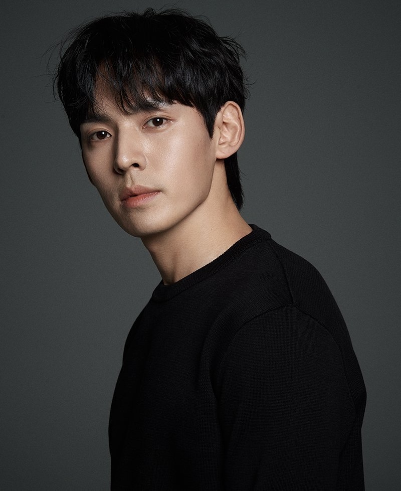 姜亨碩之前飾演的幾乎都是沒啥存在感的無名小配角