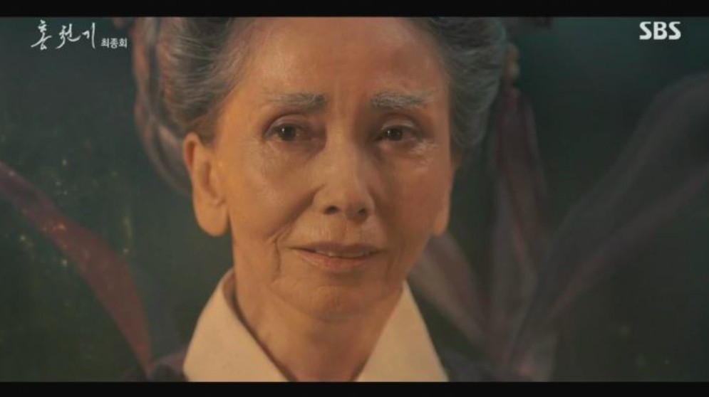 不過一直以來守護著紅天機和河藍的三神，為了封印魔王犧牲了自己