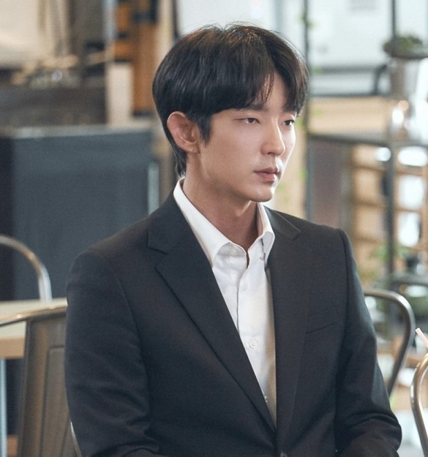 李準基主演《惡之花》後以精湛演技翻轉形象，這次主演的角色是懲善罰惡的高中生