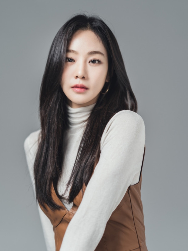 韓智恩詮釋警局毒品班警衛「熙謙」，是個學習能力非常優秀又漂亮的富家女