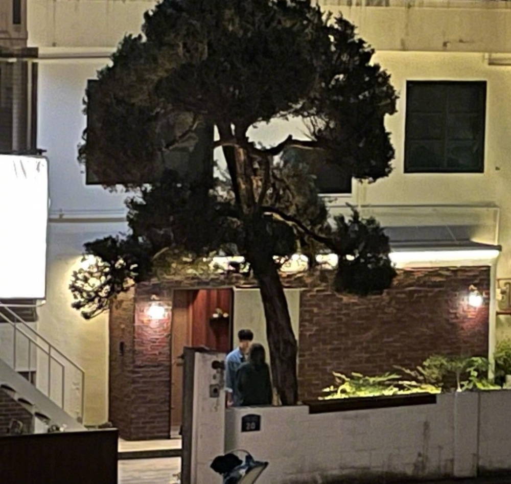 接著還有他和金多美的對手戲,在劇中從情人變成「最熟悉的陌生人」後,很好奇兩人的感情