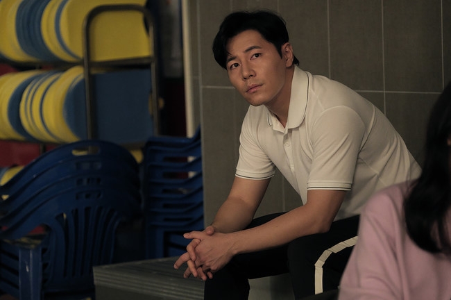 李奎炯2017年憑藉《秘密森林》大放異彩，接續也參與了不少作品，同時也接演了音樂劇！