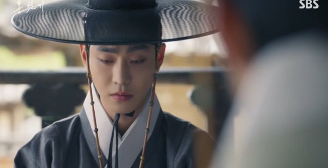 亮明大君從巫女口中得知魔王附身在河藍體內，前去警告河藍不要再見紅天機