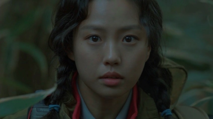 李多媛在完成徐伊江指派的任務後，繼續跟著鄭具英一起在山裡巡邏，突然一陣大霧襲來