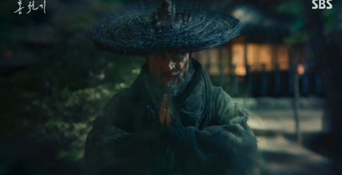 不料戴在紅天機指上的玉戒指保護了她、而門外的畫妖（朴正赫 飾）也助攻了一把