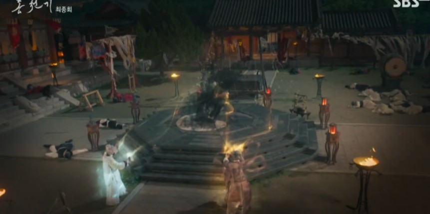 從紅天機身上奪回雙眼後，力量也隨之增大，就連三神（文淑 飾）和虎靈（趙藝琳 飾）都難以用神力控制祂