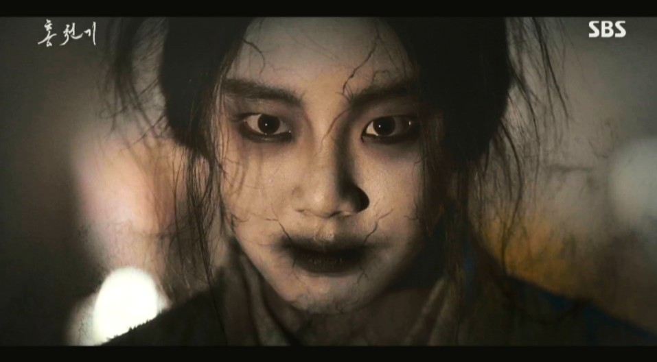 但沒想到在士兵要對河成鎮出手時，河藍體內的魔王甦醒，並攻擊了河成鎮導致其死亡