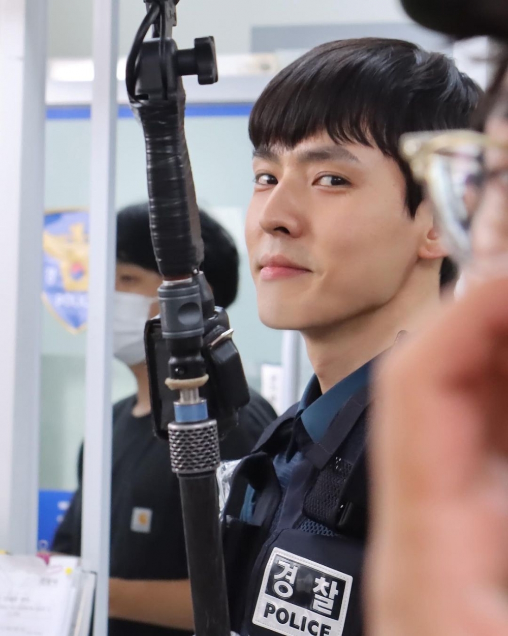 姜亨碩通過《海岸村恰恰恰》「崔銀哲」一角受到關注