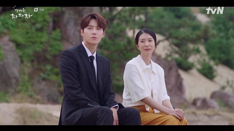 洪斗植原先要和尹惠珍一起去祭祀朴正宇，卻遇到了久違的善雅（金智賢 飾）