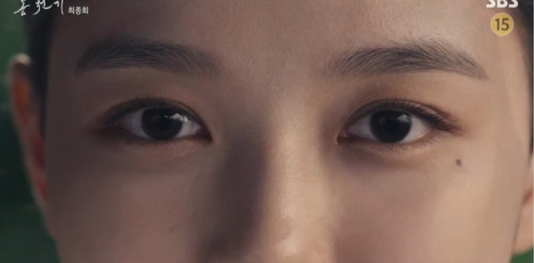 魔王封印到御容裡後，原本看不見的天機，也因為魔王的詛咒消失重見天日。