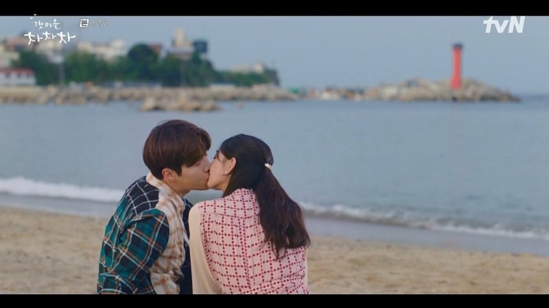 為了不讓斗植感到挫敗，於是惠珍把「求婚儀式」交棒給他繼續