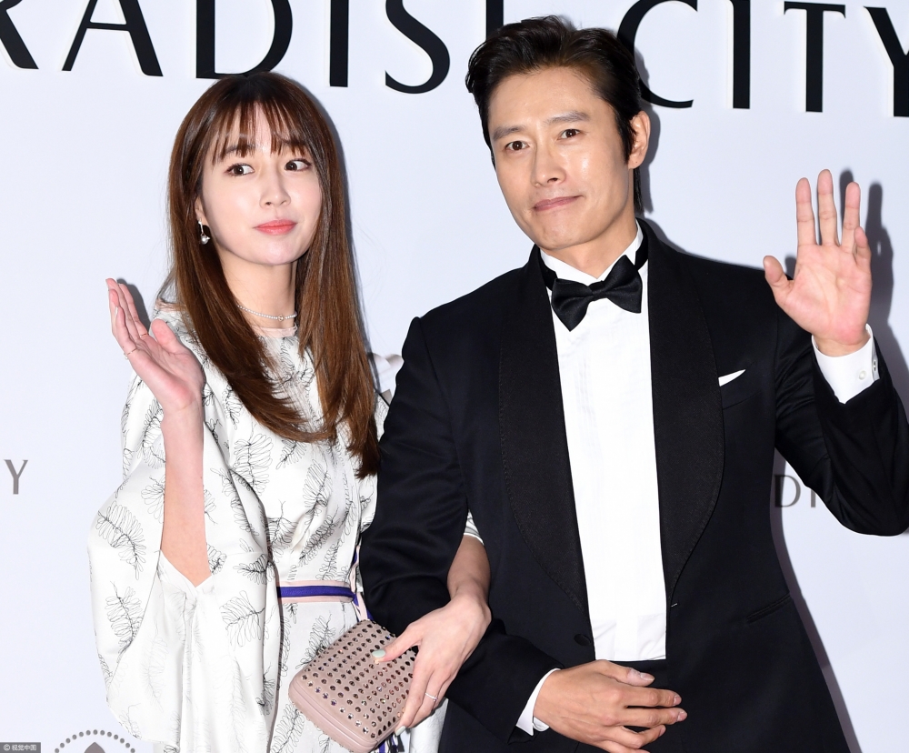 李炳憲和李珉廷挺過桃色風波