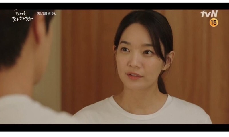 由於池成炫（李相二 飾）被尹惠珍拒絕、臉色很不好，於是惠珍就告訴洪斗植多照顧他