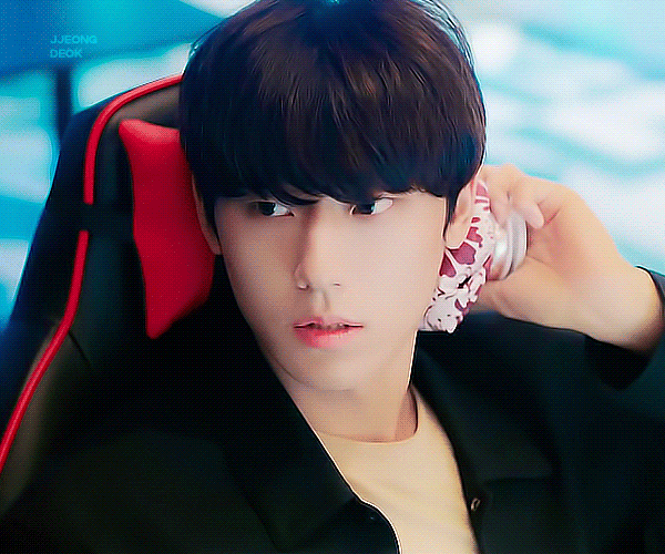 有很多網友開始討論，將會由哪位演員擔任「柔美老公」馴鹿一角呢？被提名的男演員有李到晛