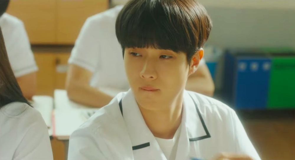 崔宇植飾演全校倒數第一「崔雄」