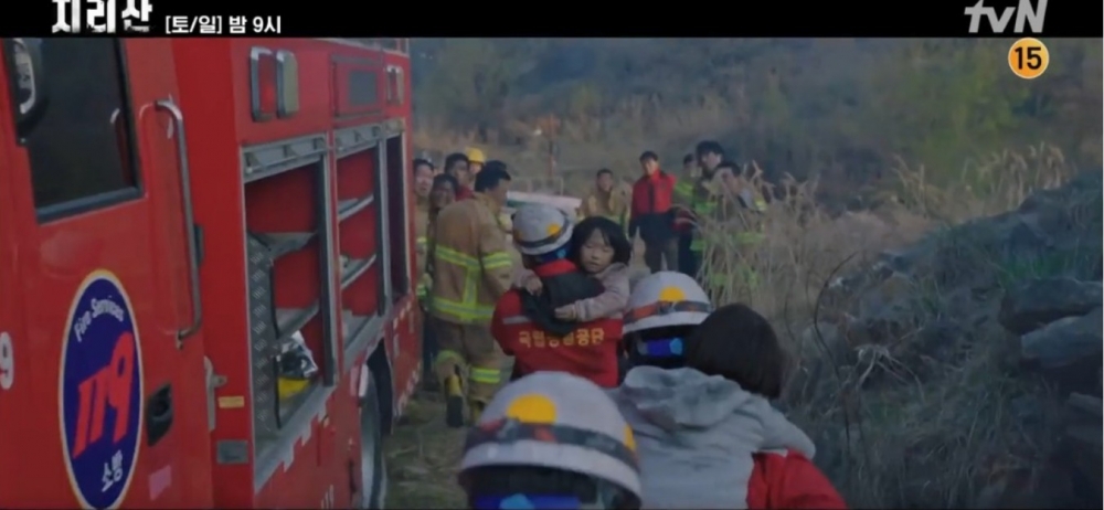 因為姜賢祖的幫忙，最後順利的搶救出所有人