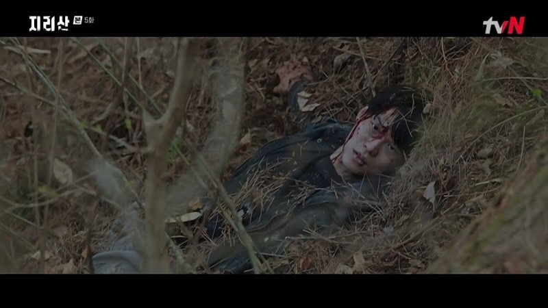 姜賢祖在追趕李世旭的過程中跟丟了，後來卻驚見他陳屍在山裡某處，徐伊江等人找了好幾個月都沒找到