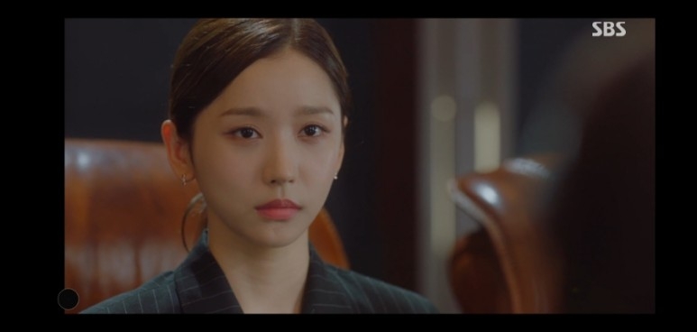 女秘書姜恩貞就是整形後的姜美娜