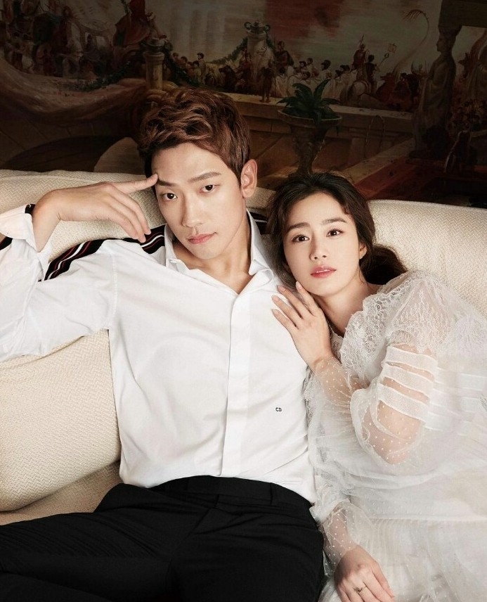 網友在首爾市龍山區附近偶遇「神仙眷侶」Rain❤金泰希