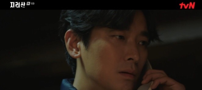 姜賢祖則在避難所待命，沒想到卻得知名叫林哲京的通緝犯進入山裡！姜賢祖聽到後怕徐伊江會有危險