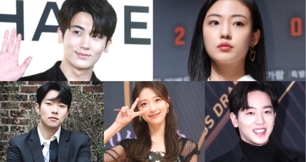 《青春月譚》已經在10月底開拍，總共推出20集，並將首播暫定於2022年10月，是由《羅曼史是別冊附錄》、《愛在大都會》編劇鄭賢貞執筆