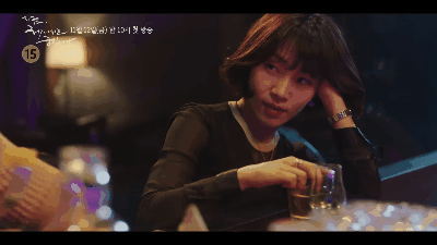 除了河英恩&尹在國，黃治淑和石道勳也會有感情戲出現❤很好奇這對辦公室CP有什麼樣的淵源～