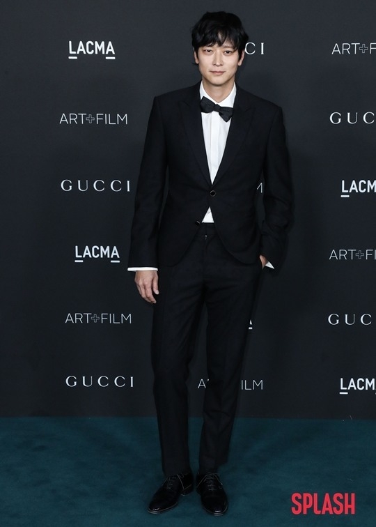 前陣子結束電影《Broker》拍攝的姜棟元出席2021LACMA ART+FILM