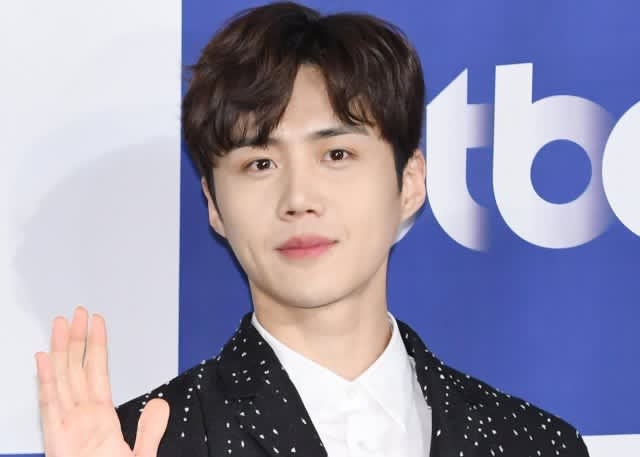 金宣虎將繼續出演電影《悲傷熱帶》