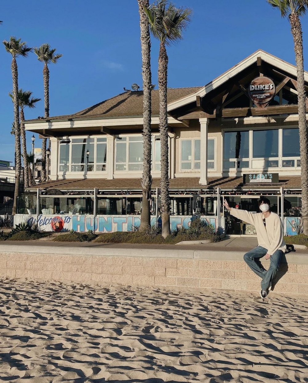 李敏鎬在個人IG分享到《繼承者們》拍攝地杭亭頓海灘