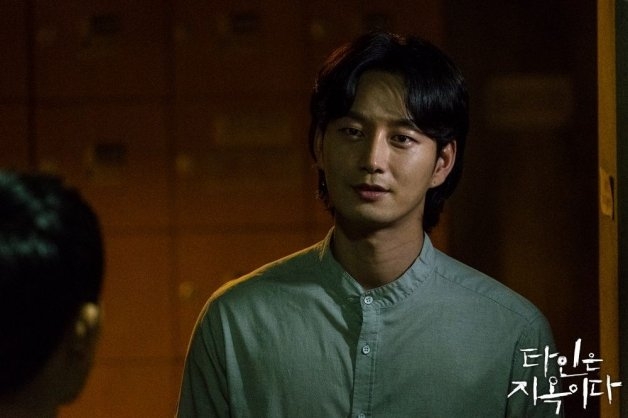 李賢旭《他人即地獄》