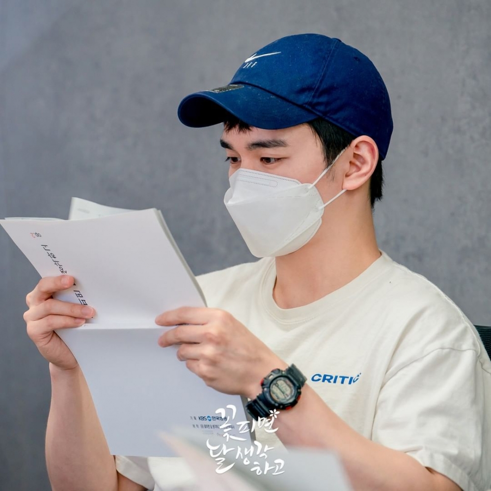 俞承豪傳達了出演作品的理由,提到被劇中的「禁酒令時代」背景設定所吸引