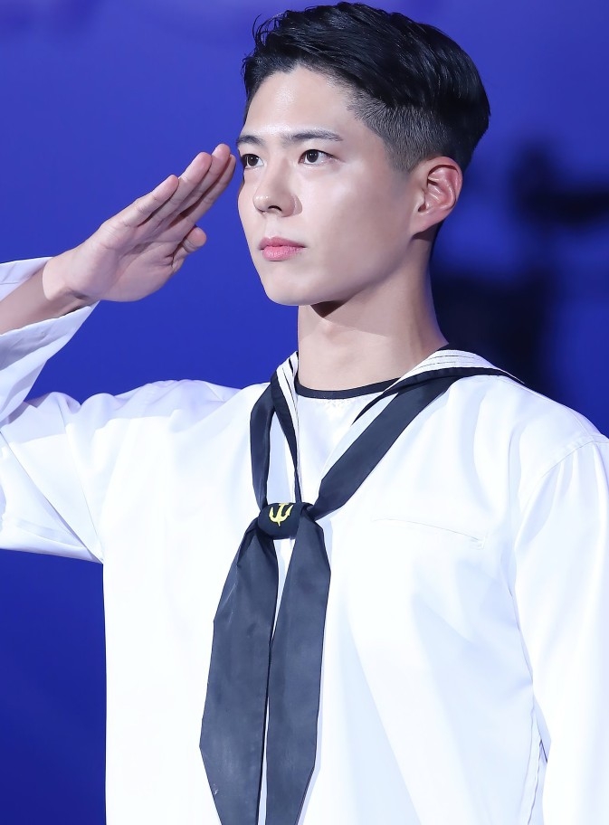 朴寶劍在去年報考海軍文化宣傳兵，並在同年8/31入伍服役，預定退伍日期為2023年4月30日