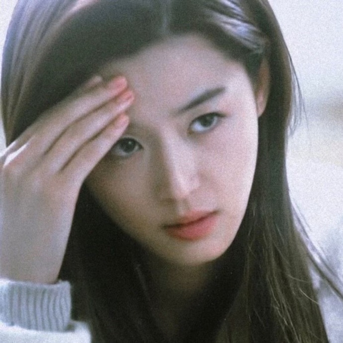 全智賢出道20年顏值依舊