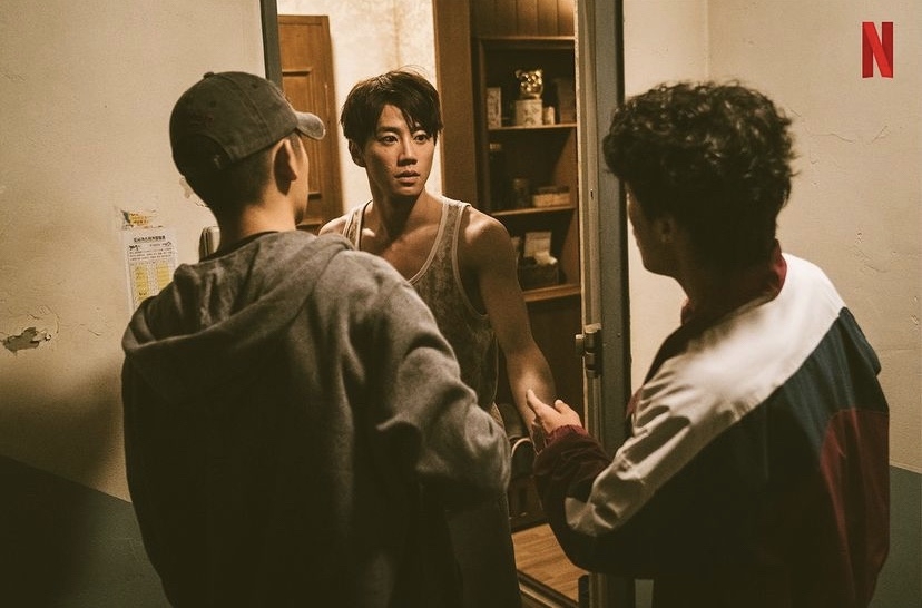 李濬榮曾出演Netflix《D.P:逃兵追緝令》中逃兵一角