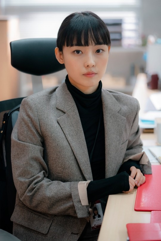 全少妮在《男朋友》中飾演暗戀朴寶劍多年的朋友「趙惠仁」，首次擔任女主角很期待她會如何用愛融化「冰冷王世子」朴炯植的心！