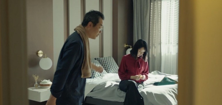 樓上的住戶 男主人百般討好妻子