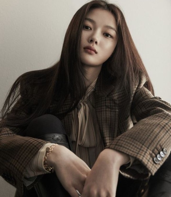 金裕貞飾演女主角「寶拉」，她認為友情大於愛情、會為了友情不顧一切