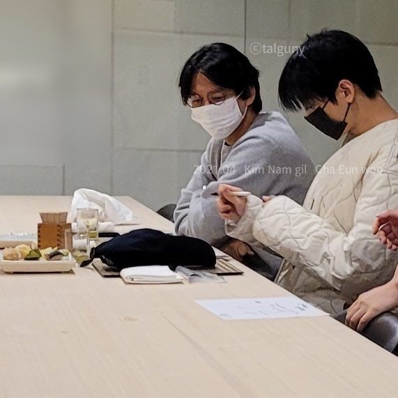 金南佶與車銀優被粉絲目擊一起吃飯