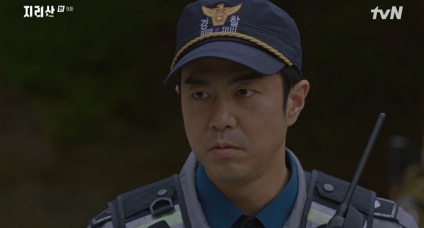 金雄順帶曹大震回警局