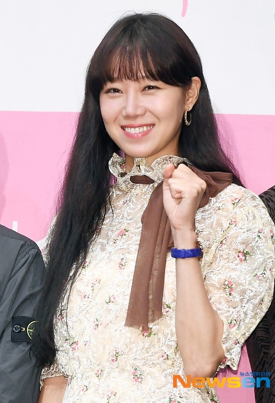 孔曉振所屬經紀公司表示：「已經收到作品邀請，正在討論中。」