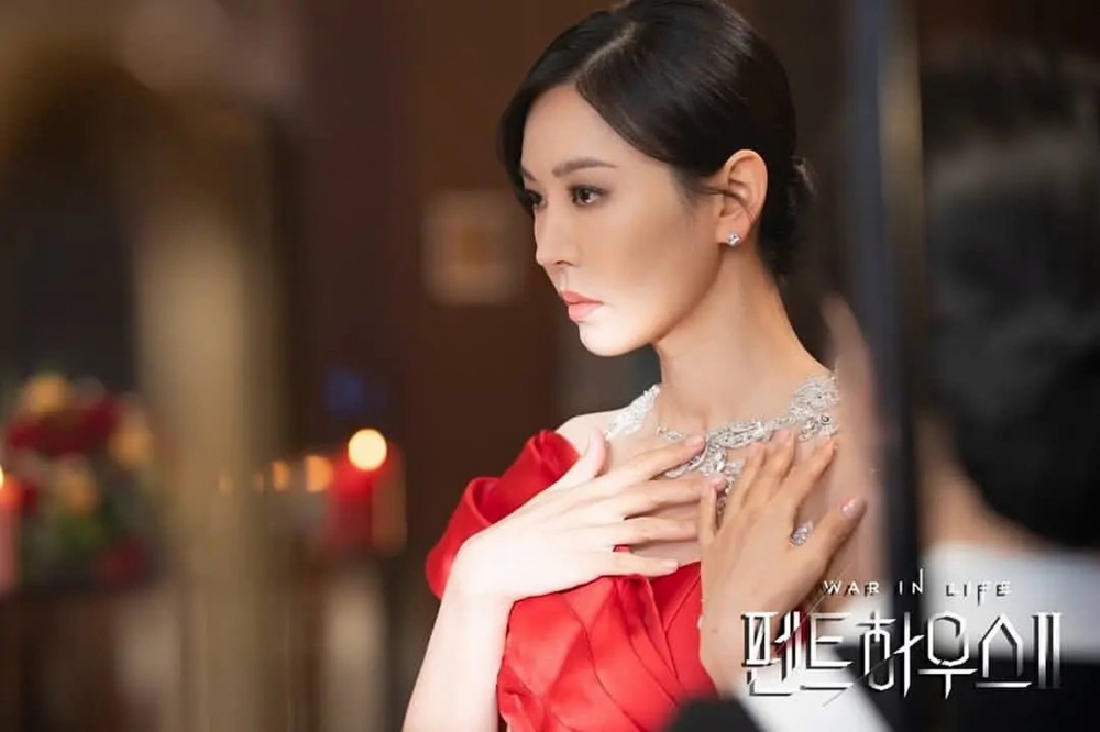 金素妍因主演狗血劇《Penthouse上流戰爭2》而人氣暴增